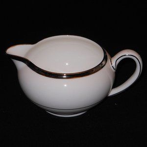 Creamer. Wedgwood UK fine bone china CARLYN